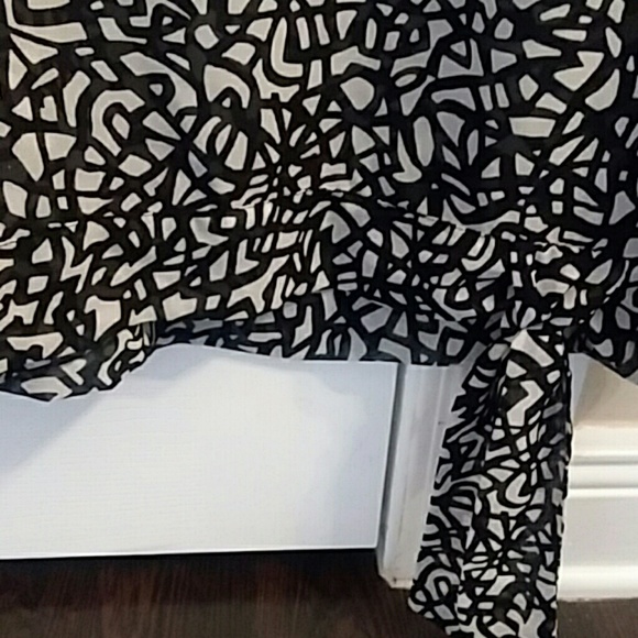 Black and cream, airy blouse - Picture 3 of 8